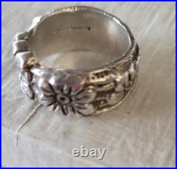 James Avery HEAVY Triple Flower Ring OLDER Piece RARE! Fabulous Ring! Sz 9 James Avery HEAVY Triple Flower Ring OLDER Piece RARE! Fabulous Ring! Sz 9