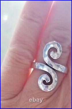 James Avery Retired Hammered Swirl Ring Size 7.5 NEAT