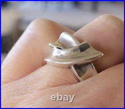 James Avery Retired Size 7 Overlap Ring Sterling Silver Beautiful Piece! Size 7