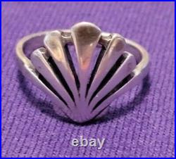 James Avery Retired Sterling Silver Open Fan Shell Ring Roughly Size 7.75