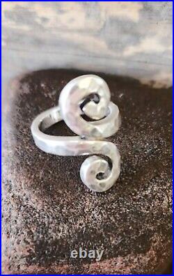 Retired James Avery Hammered Long Double Swirl Ring Sz 5.5 NEAT Piece
