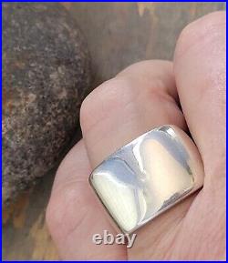 Retired James Avery Heavy Size 7 Signet Ring 18.02 Grams Sterling Silver