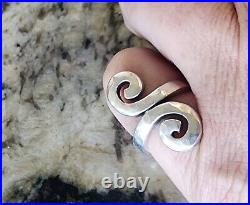 Retired James Avery Long Hammered Swirl Ring Size 6