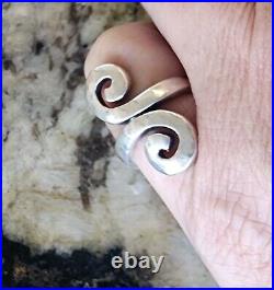Retired James Avery Long Hammered Swirl Ring Size 6