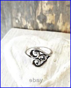 Retired James Avery Scrolled Heart ring Size 9 Neat Piece