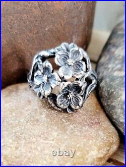 Retired James Avery Size 9 Triple Dogwood Flower Ring Neat Piece