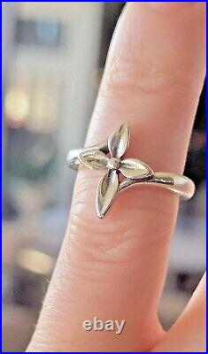 Retired James Avery Small Size 4 Cross Ring Sterling Silver Beautiful Piece