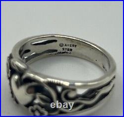 Retired James Avery Solid Heart Flowers Ring Size 5.5, 6.49gr Sterling Silver