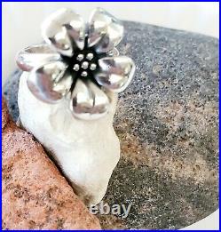 Retired James Avery Sterling Silver Flower Ring Size 5.5 with JA Box
