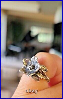 Wonderful, Rare James Avery Christmas Flower Retired Ring Sterling Silver Sz 4.5